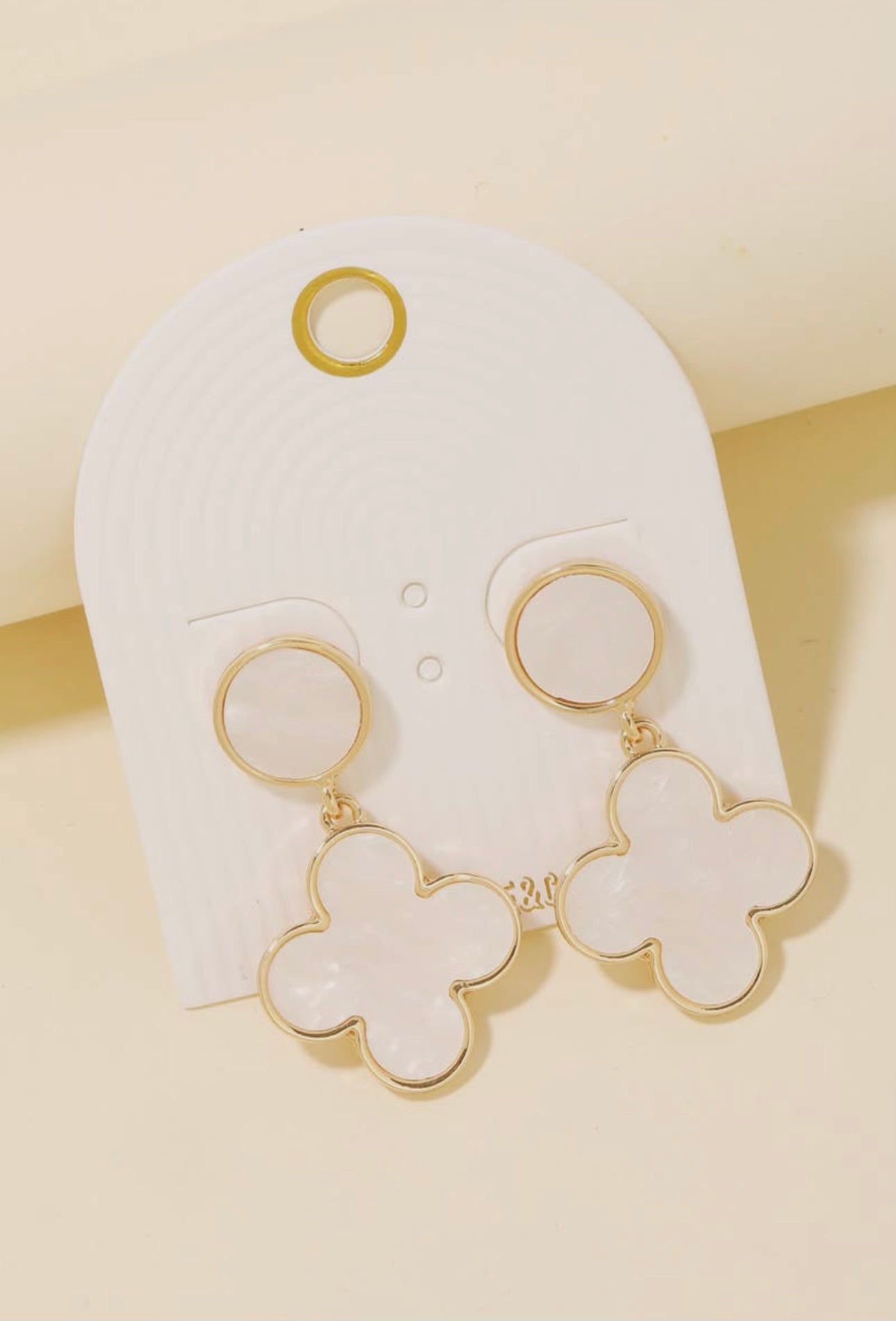 Pearly Cover Charm Earrings